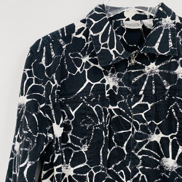 Chico's Size Medium Black & White Floral Long Sleeve Zip Up Shacket Top - Picture 4 of 7